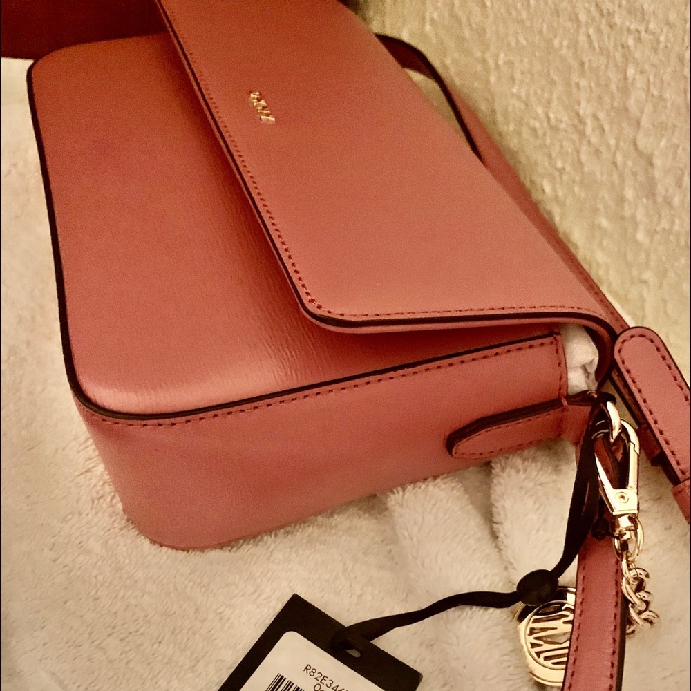 NWT - DKNY Sutton Leather Crossbody Bag.